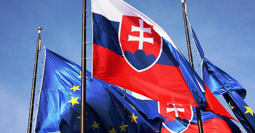 Slovakia_flags_EU