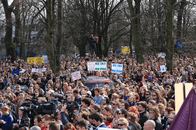 protests-against-abortion-ban-warsaw