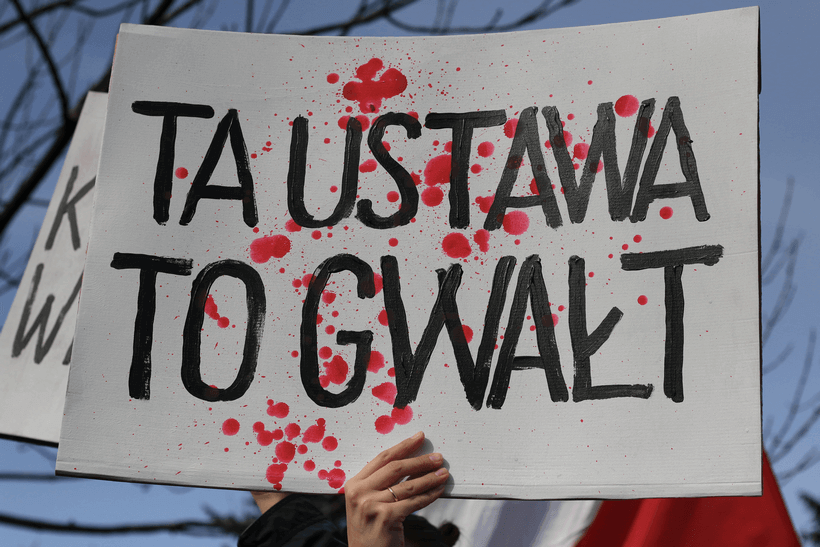 protests-against-abortion-ban-ustawa-gwalt (1)