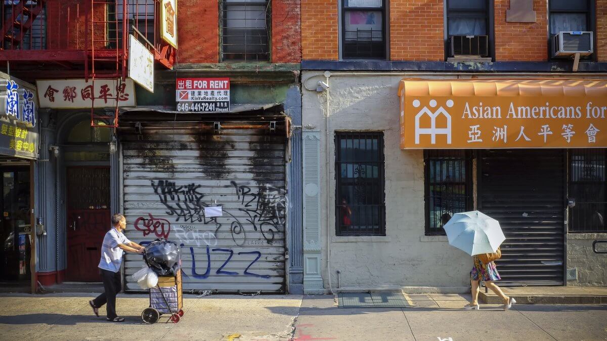 Morning in Chinatown, New York, Steven Pisano (cc) flickr.com