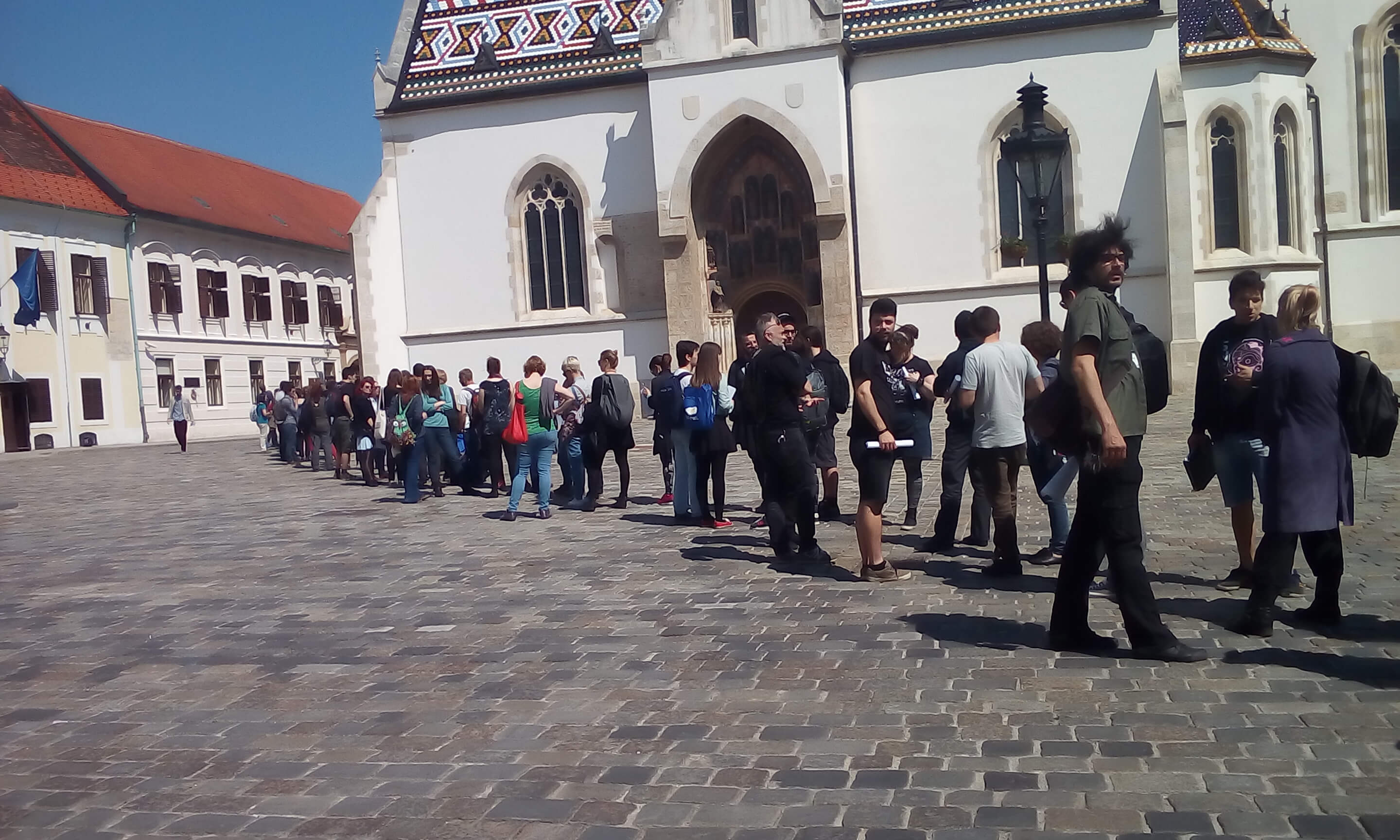 More than 400 CSO representatives handing off appeals on distribution of lottery funds to the Government, 2016, by Matija Mrakovčić