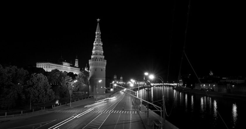 kremlin-at-night