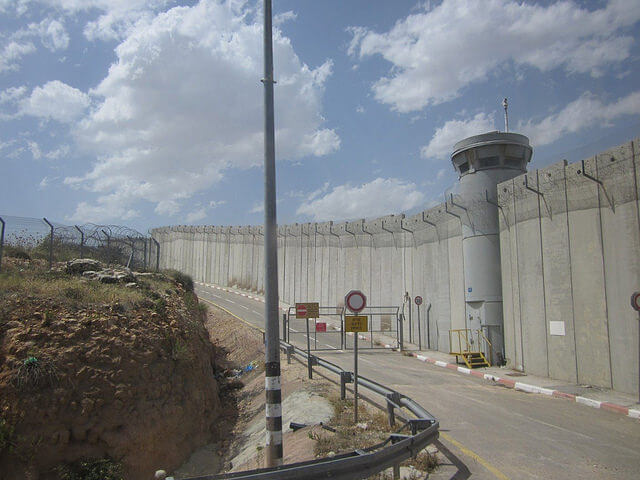 israel-security-west-bank-wall