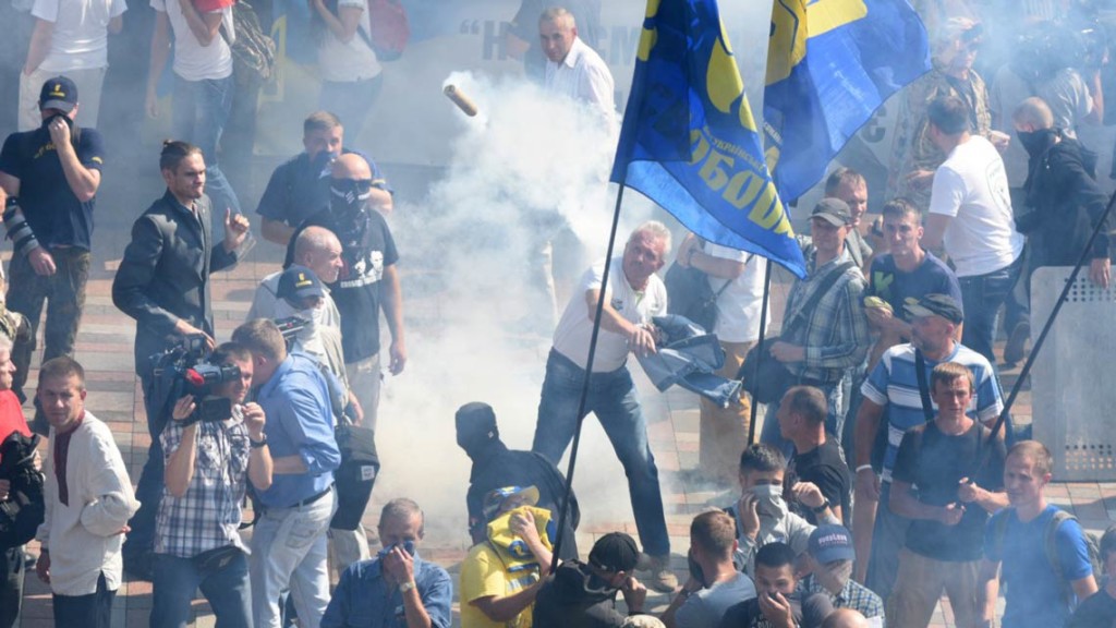 ukraine-riots-granade